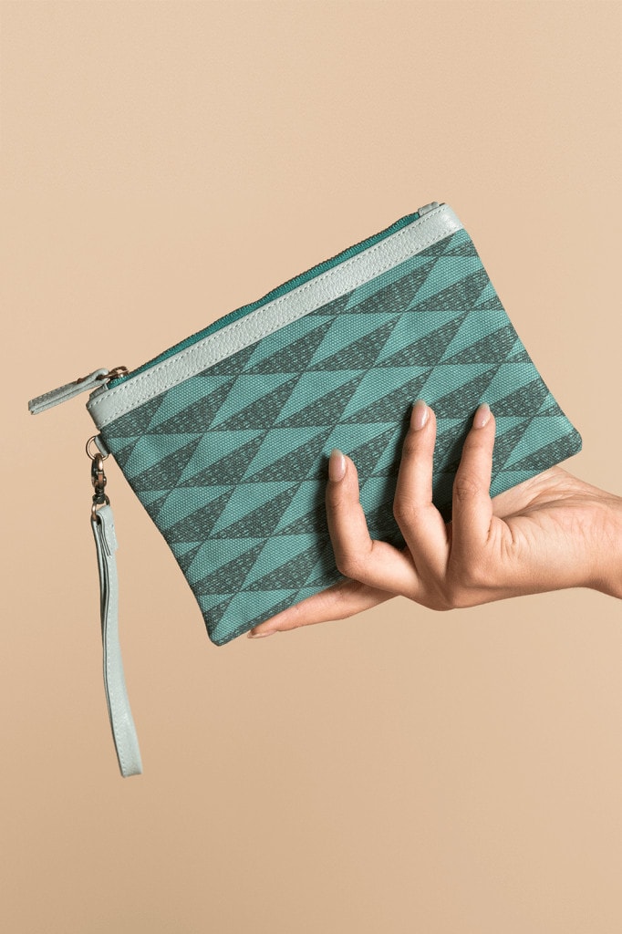 Manaola Wristlet in Teal and Green