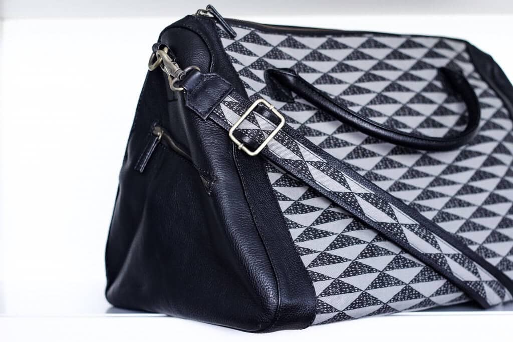 Manaola Black and White Duffle Bag