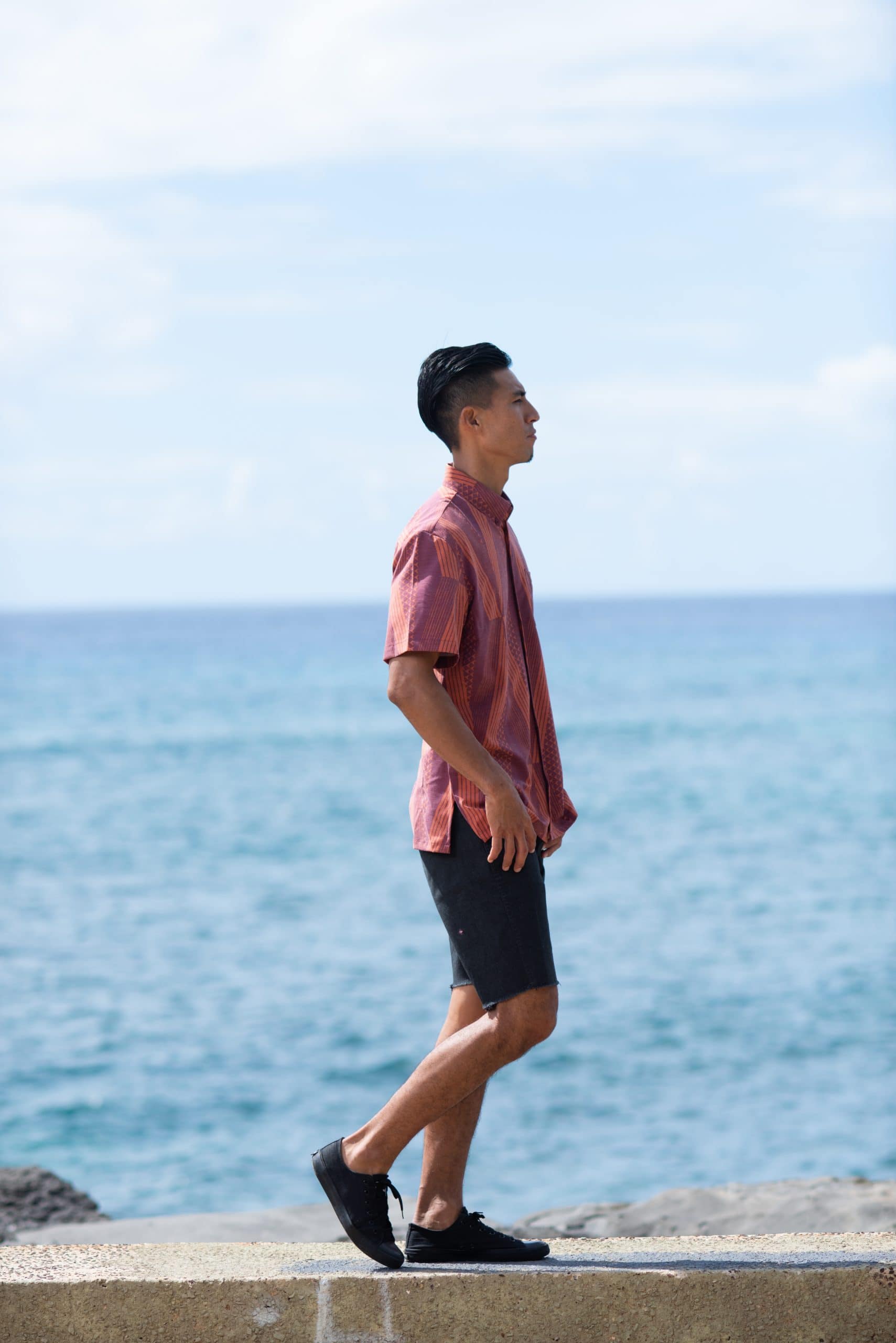 Model wearing Mahalo Nui Shirt - Side View