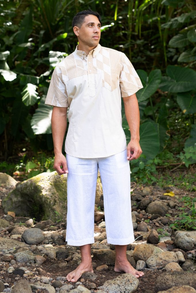 Male model wearing Hapalua Pullover in S-S in Tannin/Moonbeam - Front View