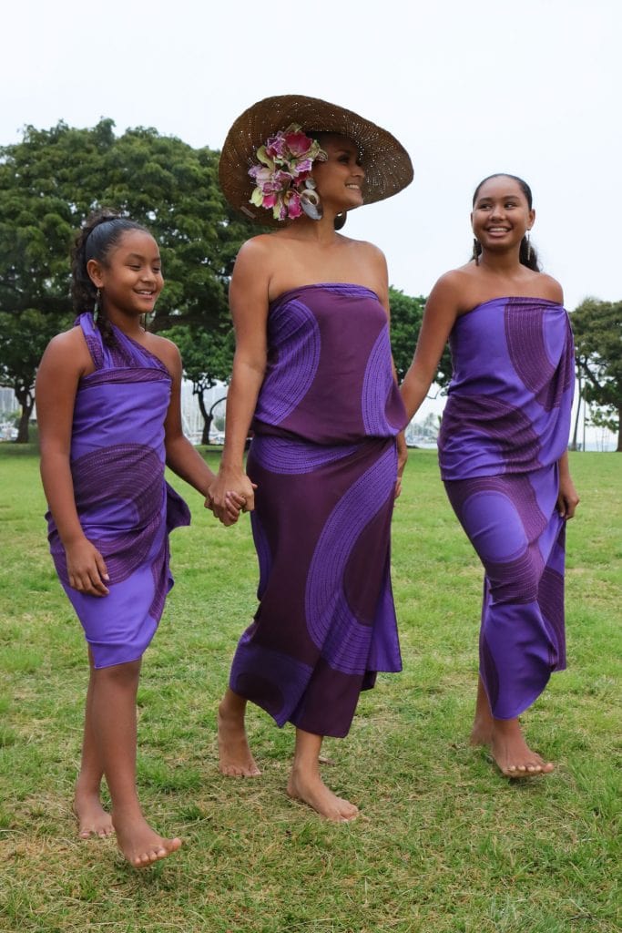 Three models outside, wearing Kailua Crossbody