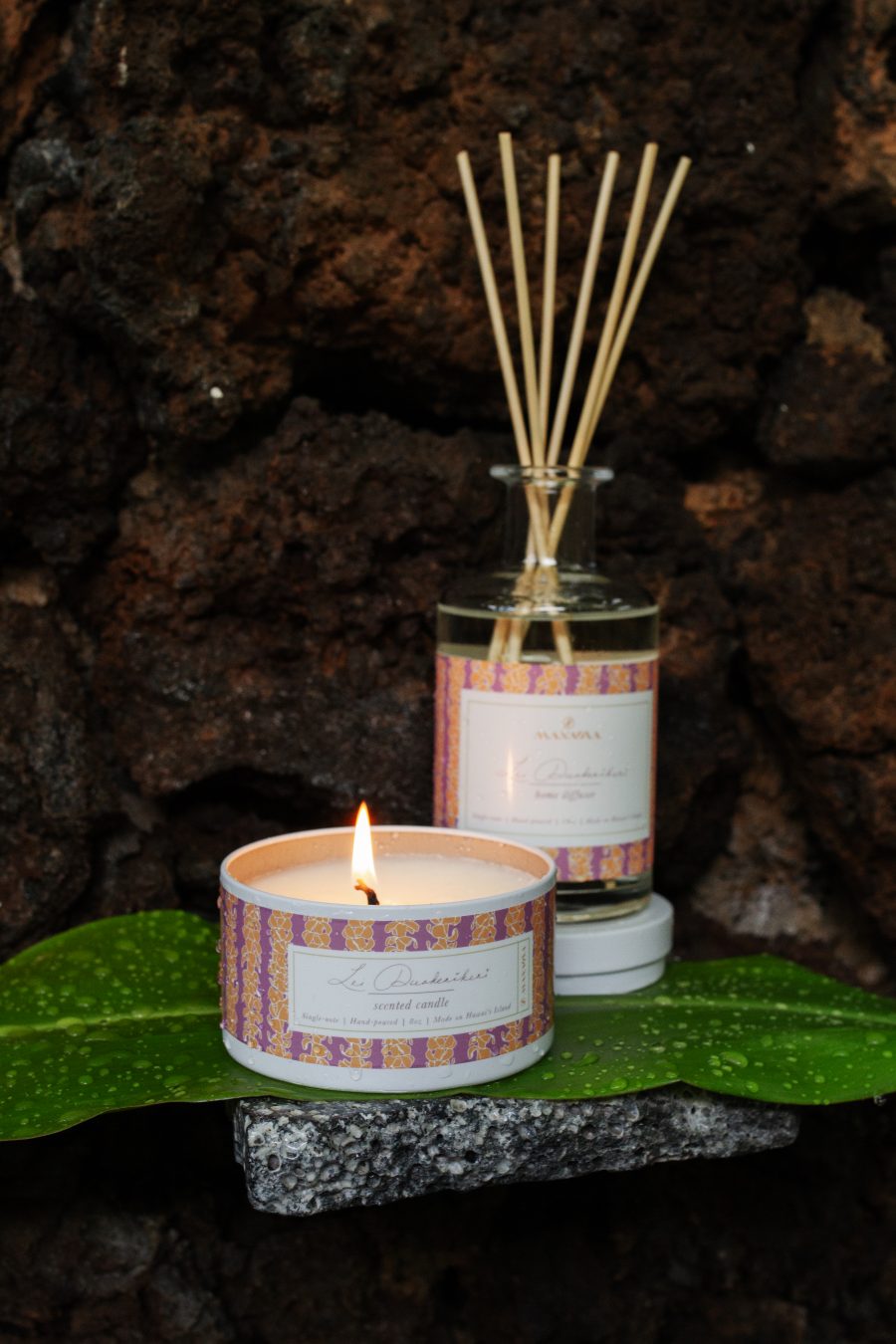 LEI PUAKENIKENI CANDLE