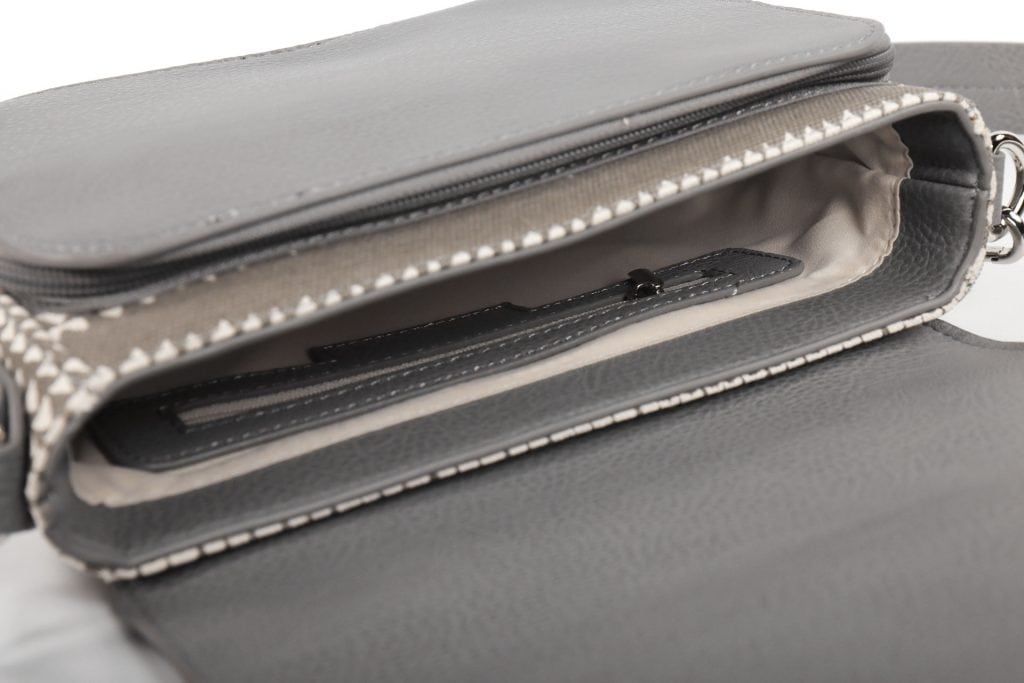 Puaniu Crossbody in a Nihoku Print and Stone Color - Interior